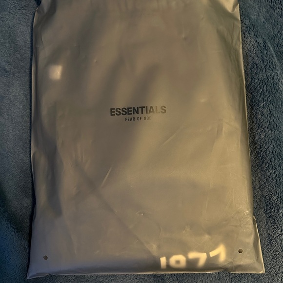 Fear of God Essentials Iron Sweatpants - Picture 4 of 5